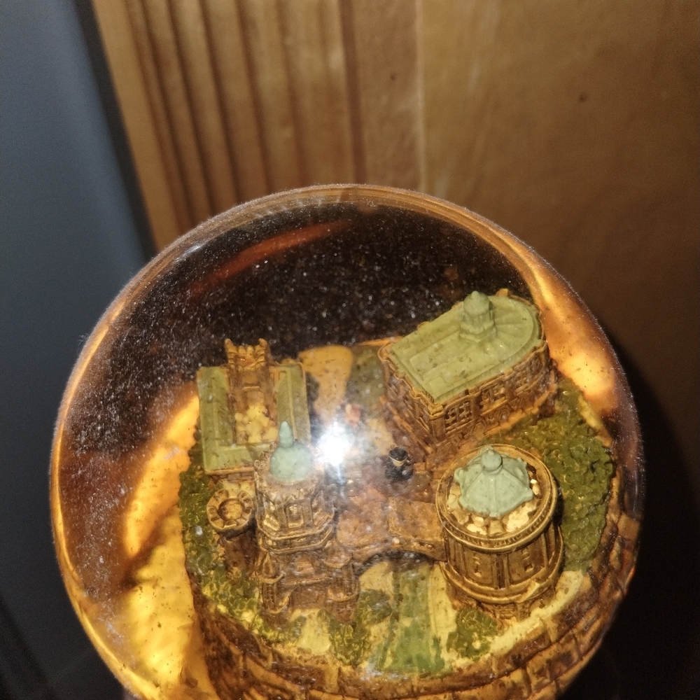 RARE Oxford Snow Globe with Castle Scene - Picture 5 of 5